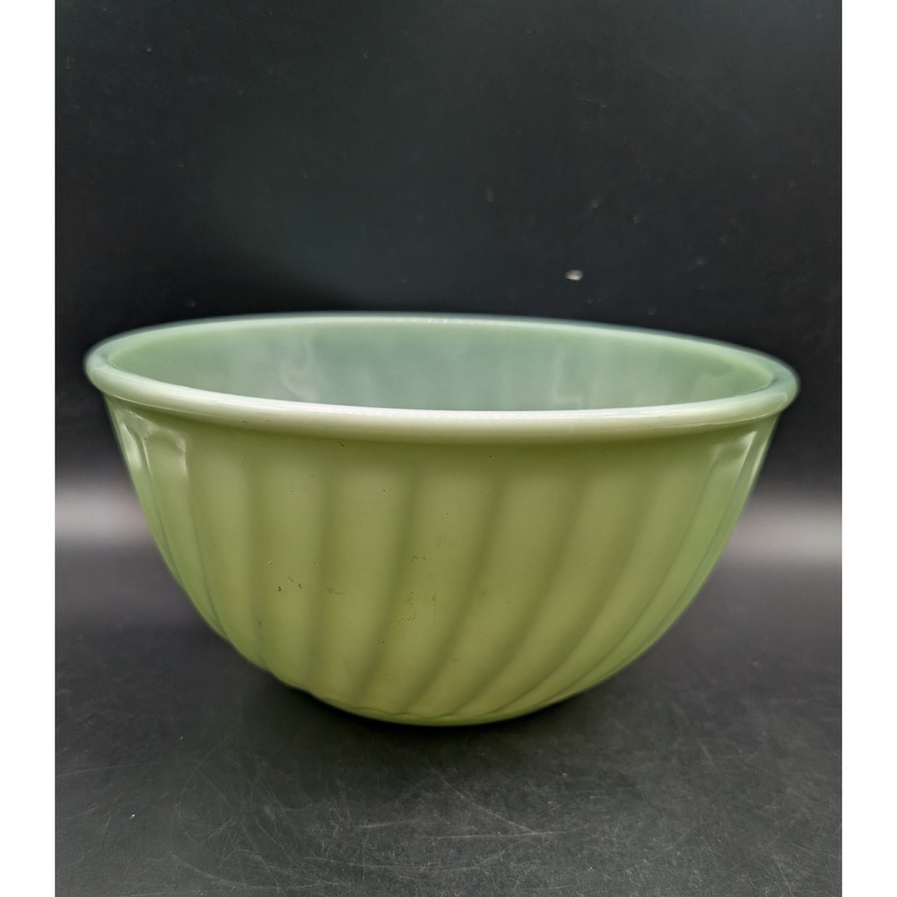 Fire-King Jadeite Swirl Mixing Bowl Milk Glass Green Ribbed Oven Ware 9.5"